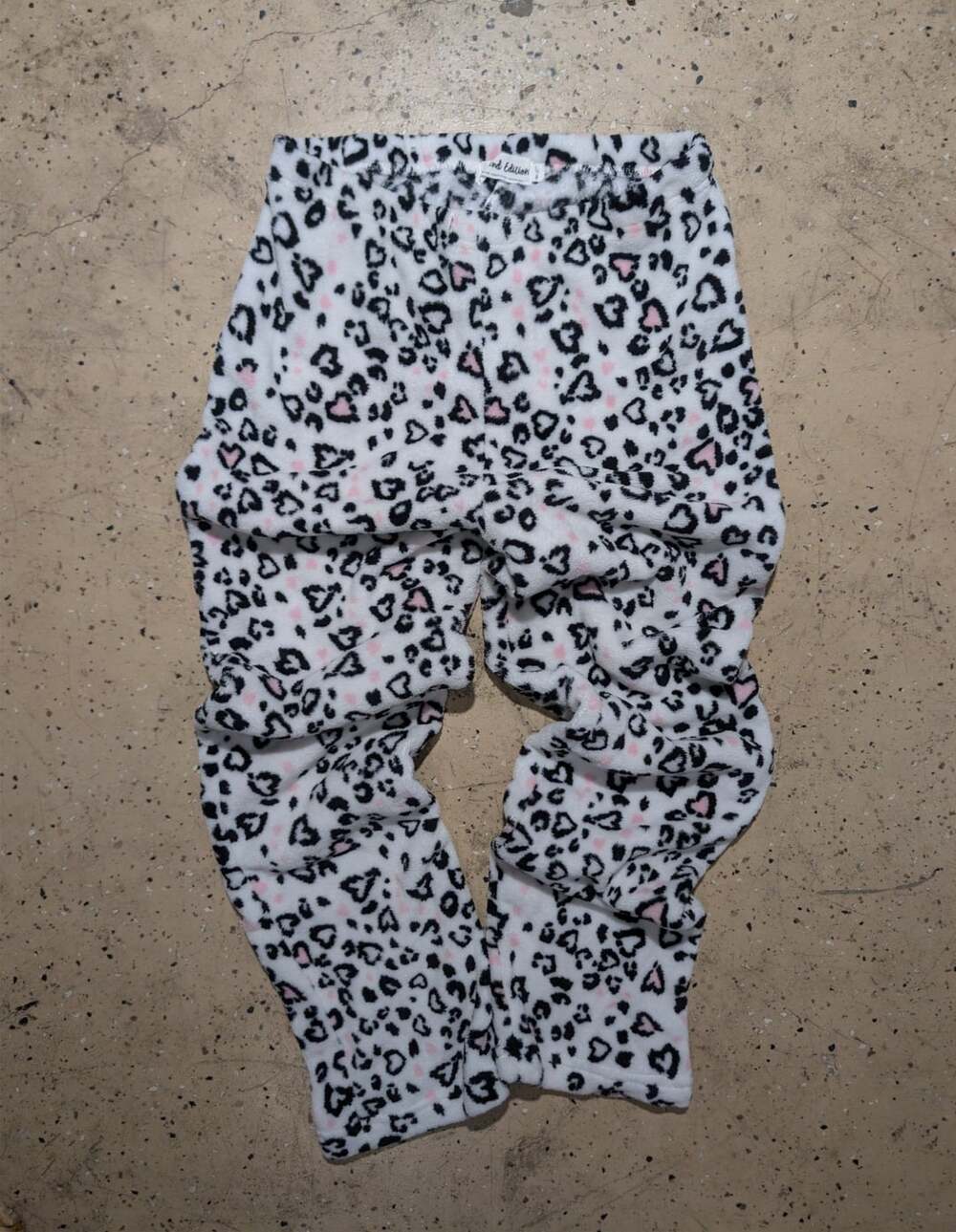 Weekend Edition Pajama Pants Size L Fleece Heart Leopard Print White Pink